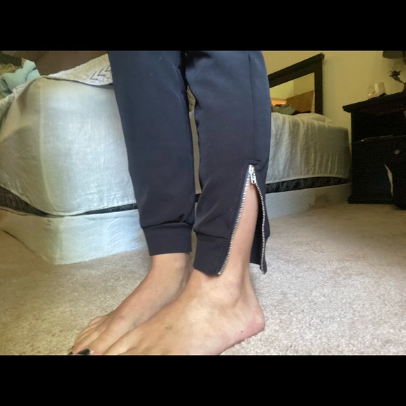 Black Juicy couture jogger slax size xs (or 2-4) - Picture 7 of 9